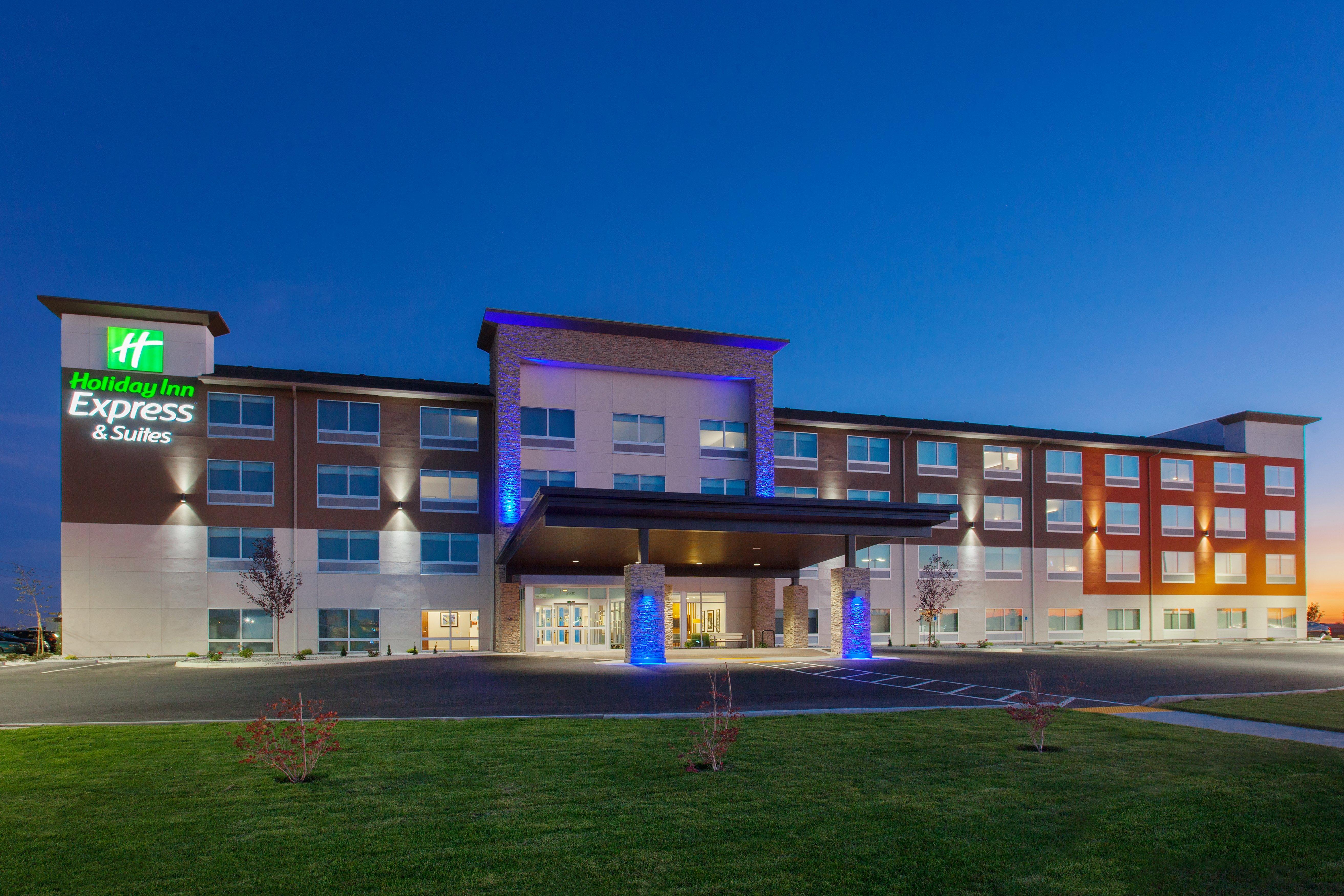 Holiday Inn Express & Suites - Moses Lake By Ihg Buitenkant foto