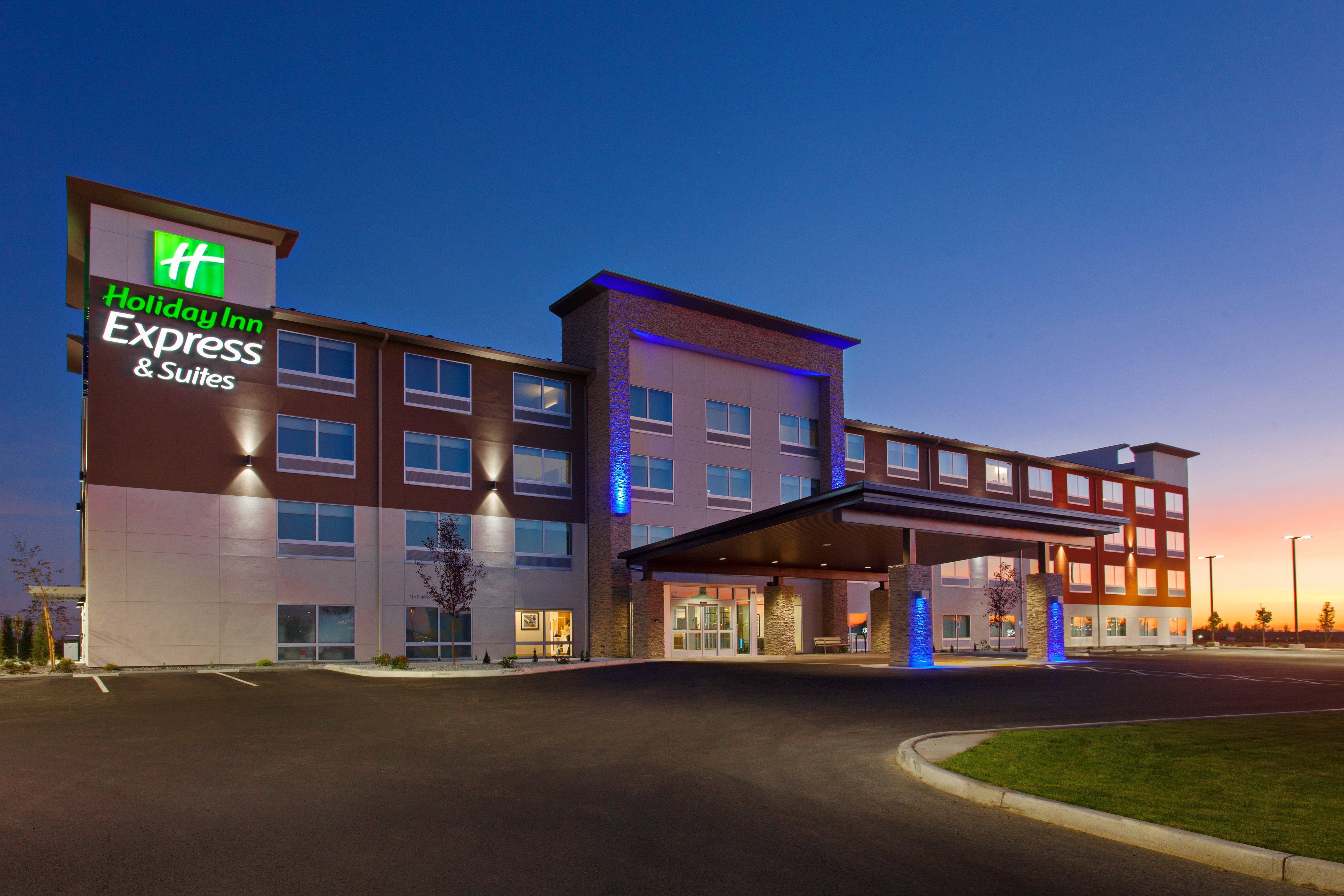 Holiday Inn Express & Suites - Moses Lake By Ihg Buitenkant foto